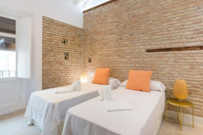 TE1B-El Teatro Brick Wall Suite Prime Location